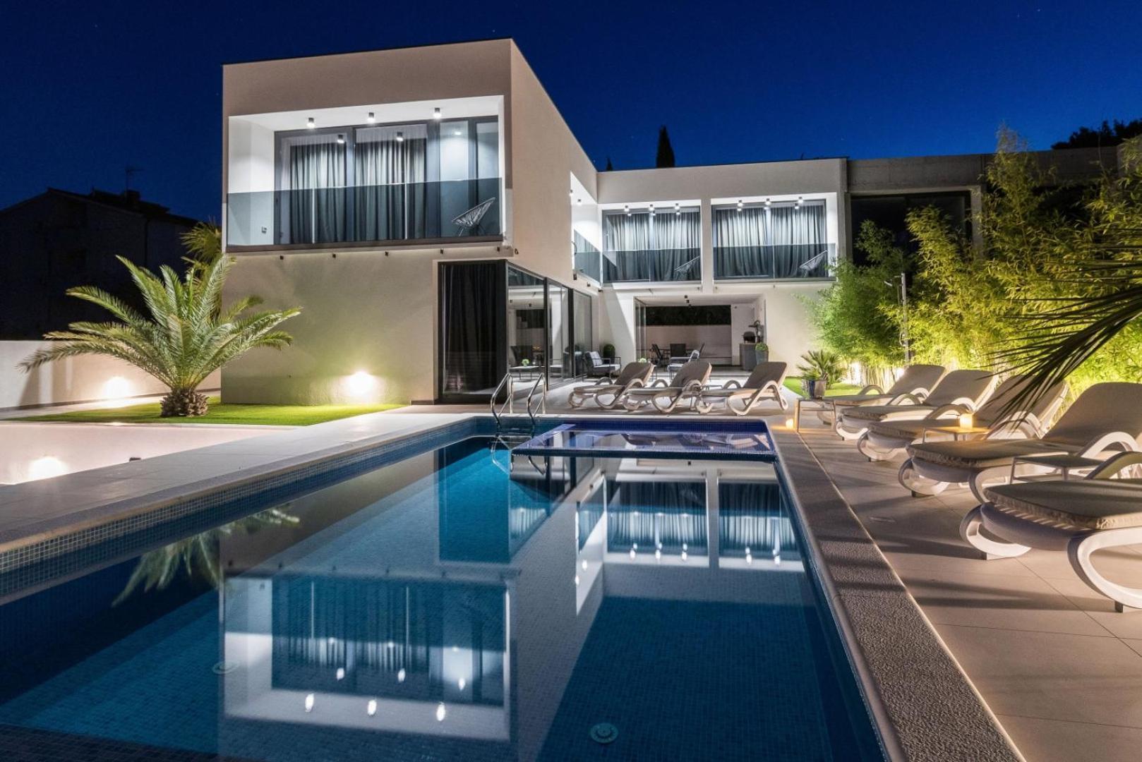 Villa Miaa Newly Built Modern Villa In Medulin For 9 People With Heated Swimming Pool & Jacuzzi Екстер'єр фото